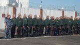Заключенные в колонии в Омской области России 