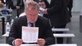 Схемы: председатель Высшего совета правосудия Украины незаконно получил от Порошенко оружие